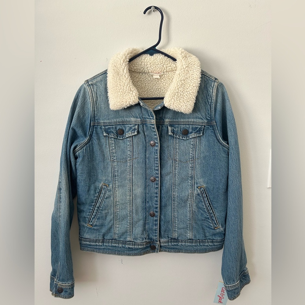 NEW WITH TAG CAT AND JACK kids Sherpa Denim  Jacket. XL.